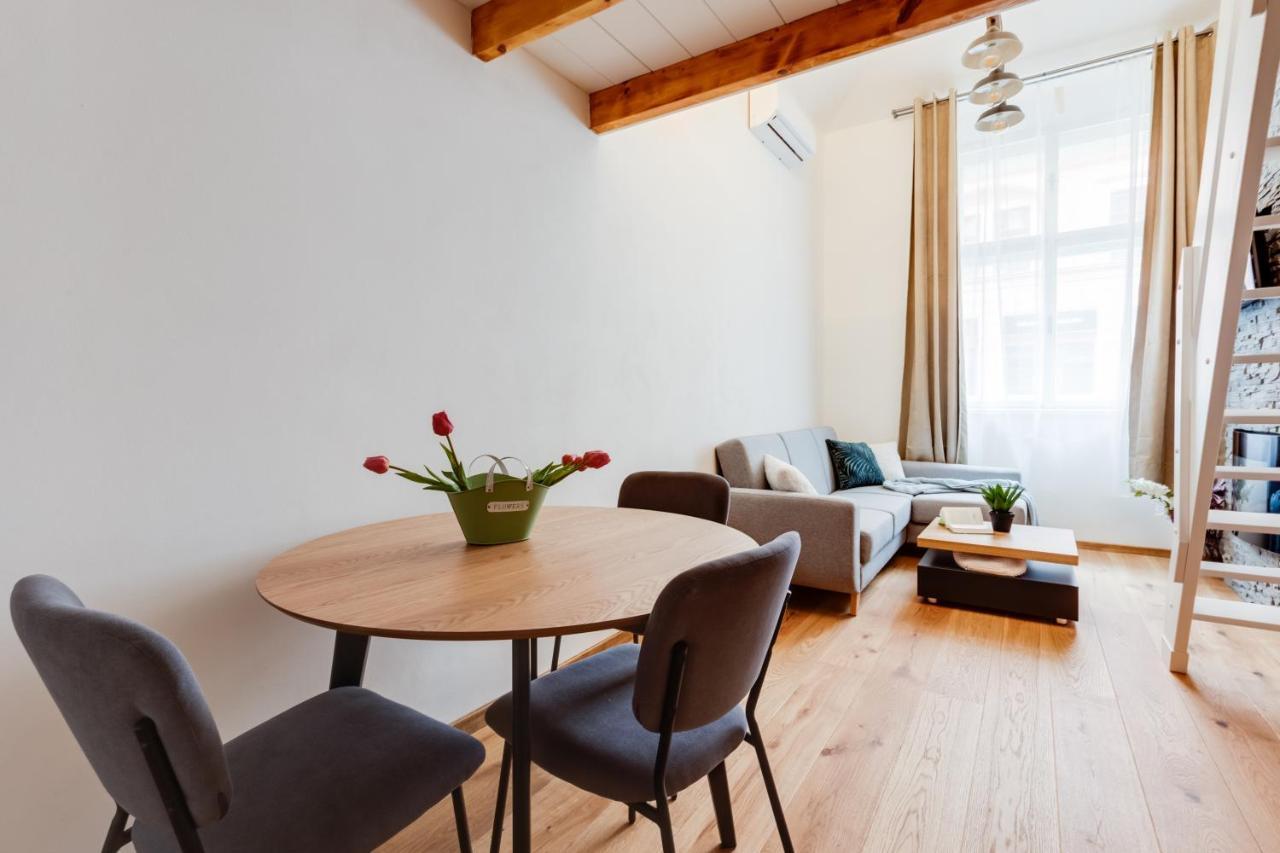 Dream Duplex On Riverside Praag Buitenkant foto