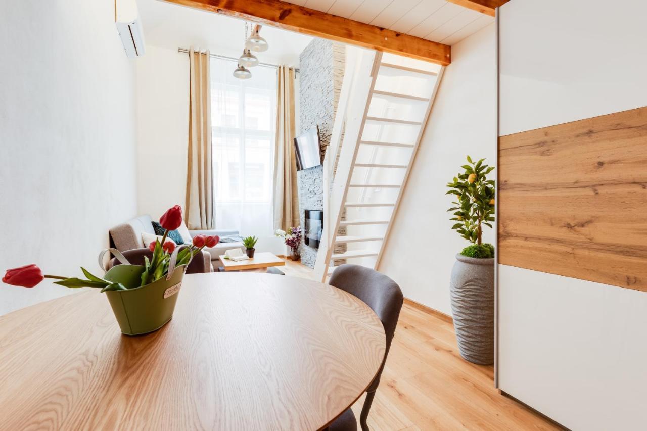 Dream Duplex On Riverside Praag Buitenkant foto